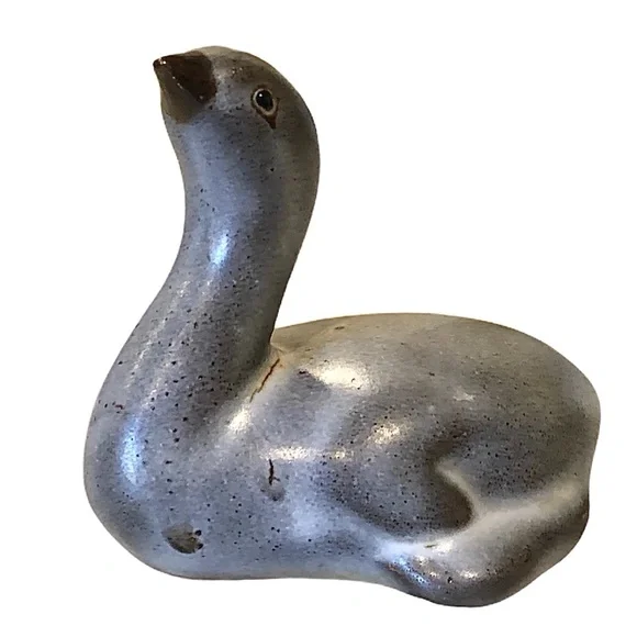 VINTAGE PIGEON FORGE POTTERY SWAN